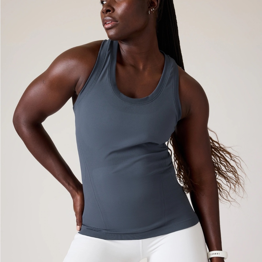 NWT Athleta momentum seamless tank - Size Small